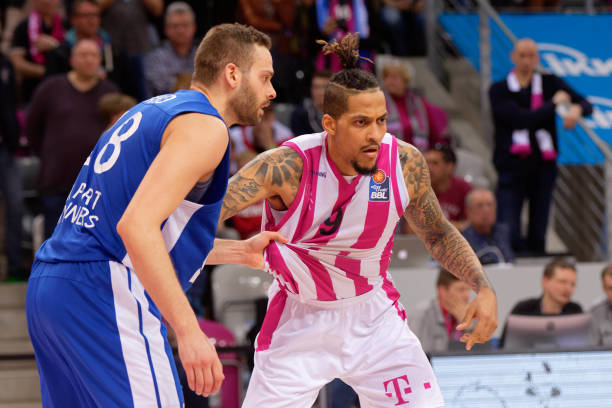 战术对决往 战术对决往